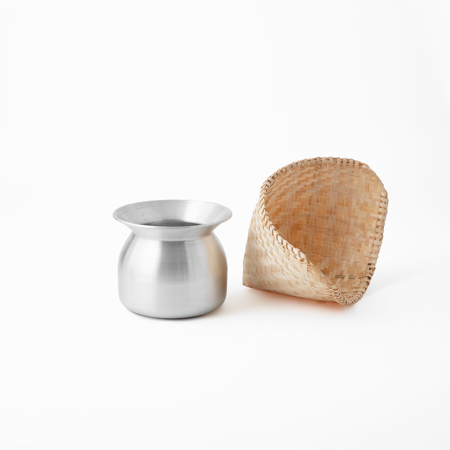 フワットとモーヌン(もち米蒸し器)